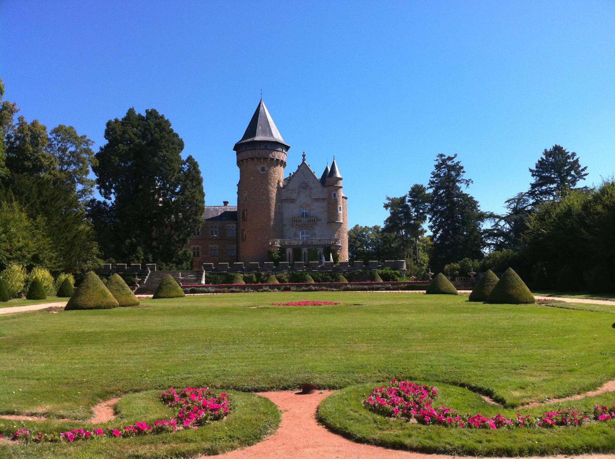 Chateau De Busset Exterior photo