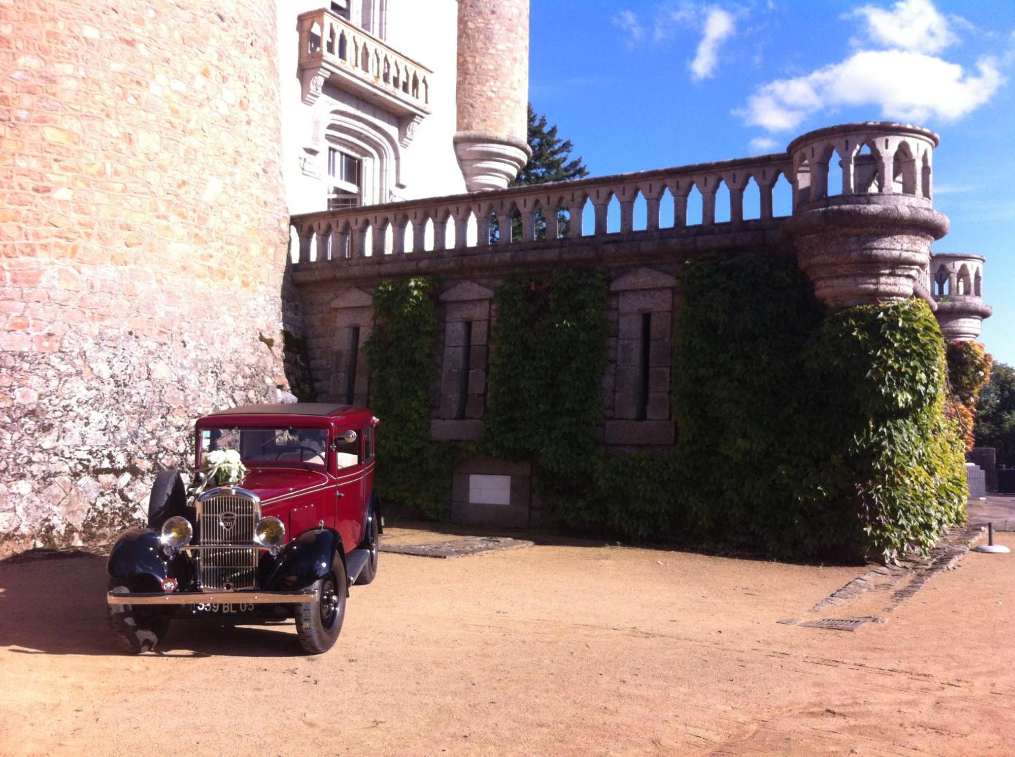 Chateau De Busset Exterior photo